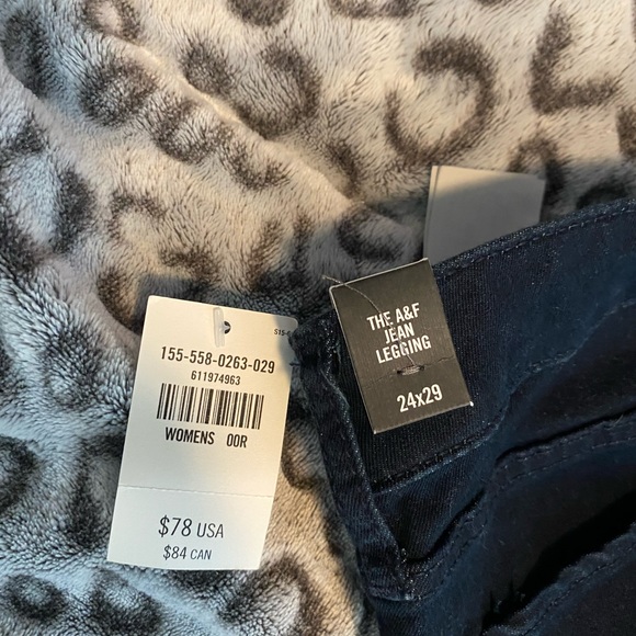 A&F Jean Legging in Rinse - Picture 1 of 2